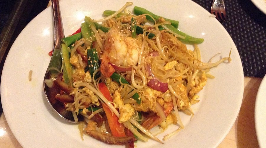 Red 8 signature dishes Pad Thai
Mongolian Beef
BBQ Pork Buns